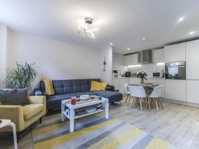 Apartment for sale in Apperley Bridge, West Yorkshire
