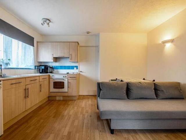 Apartment for sale in Amersham