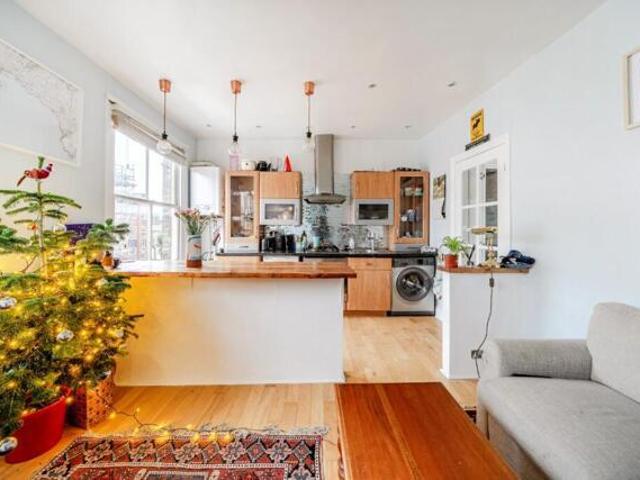 Apartment for sale in Archway, Greater London