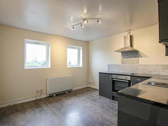 Apartment for sale in Croydon, Wallington