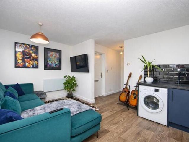 Apartment for sale in River, Ash