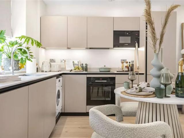 Apartment for sale in London Borough of Ealing, Greater London