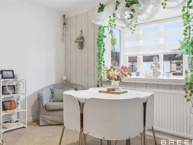 Apartment for sale in Freezywater, Greater London