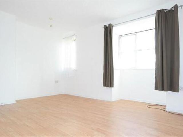 Apartment for sale in Greater London