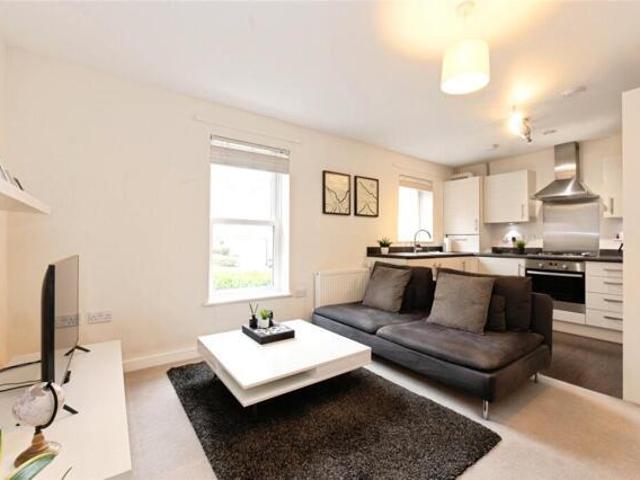 Apartment for sale in The Wells, Surrey