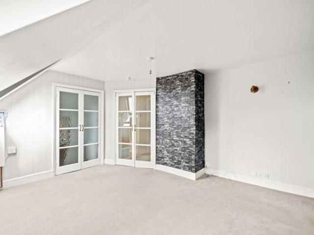 Apartment for sale in Folkestone