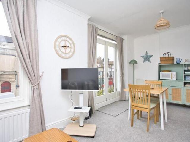 Apartment for sale in Golden Valley, Folkestone