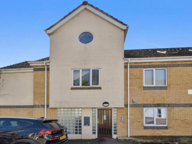 Apartment for sale in Luton, Chatham