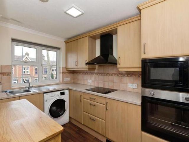 Apartment for sale in Grays, Essex