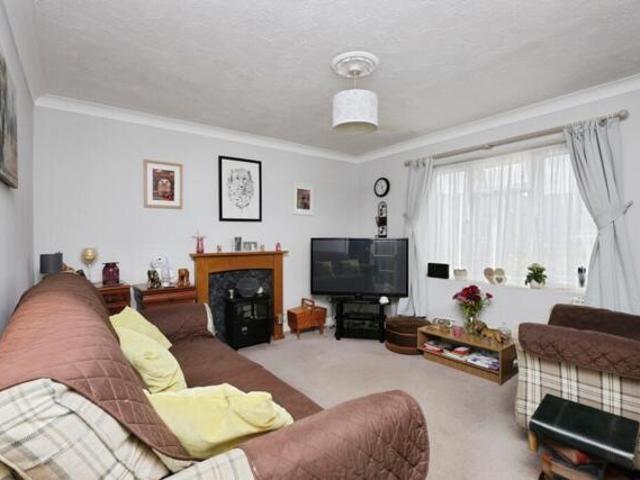 Apartment for sale in Cross In Hand, East Sussex
