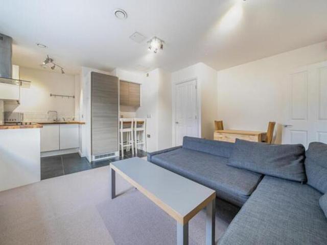 Apartment for sale in Kingston Upon Thames, Norbiton