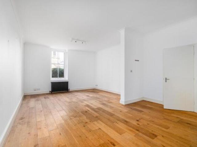 Apartment for sale in Shooters Hill, Greater London