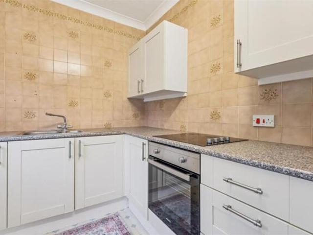 Apartment for sale in London Borough of Hounslow, Greater London
