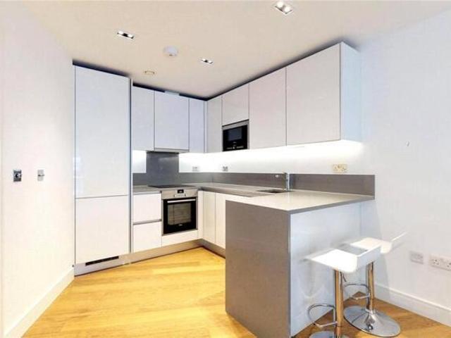 Apartment for sale in London Borough of Ealing, Greater London