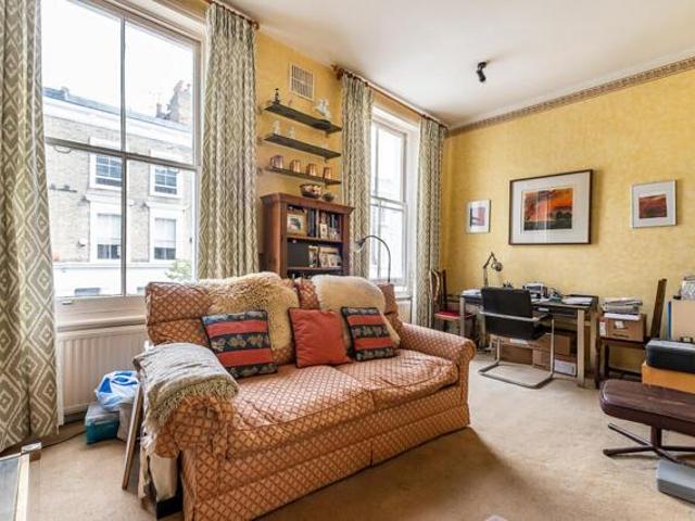 Apartment for sale in Earl's Court, Greater London