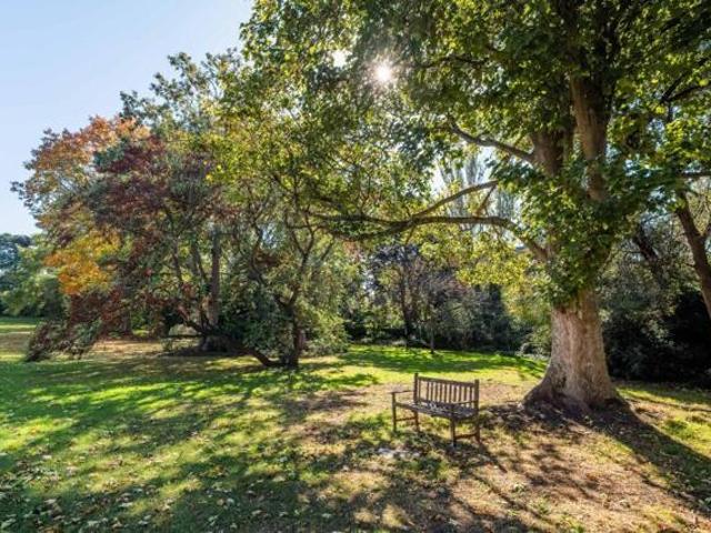 Apartment for sale in London Borough of Lewisham, Blackheath