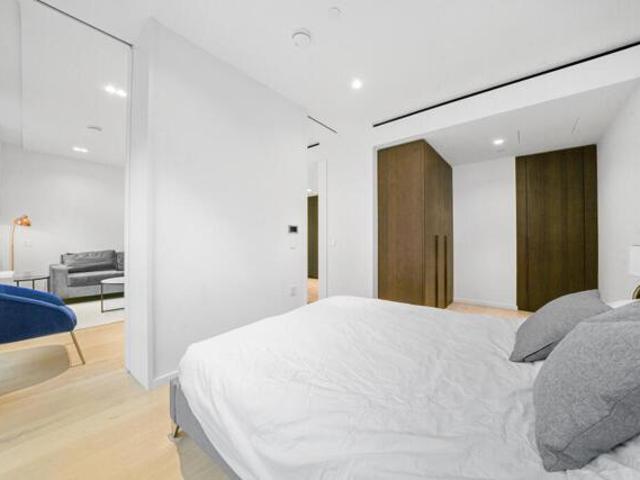 Apartment for sale in West Smithfield, Lyons
