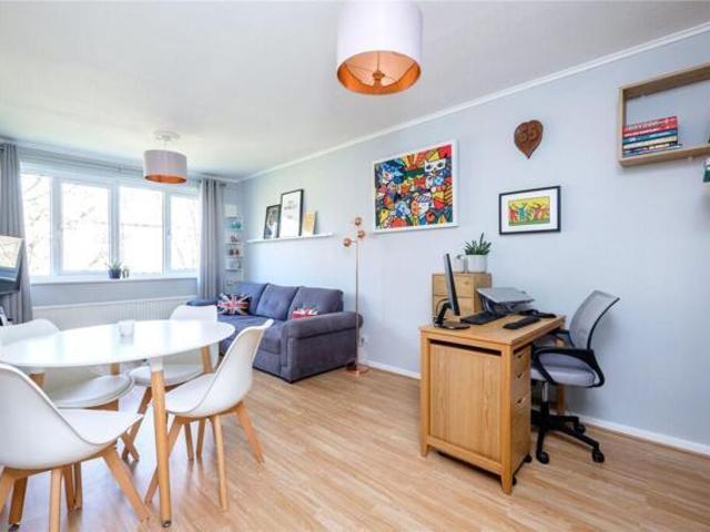 Apartment for sale in Roehampton, Greater London