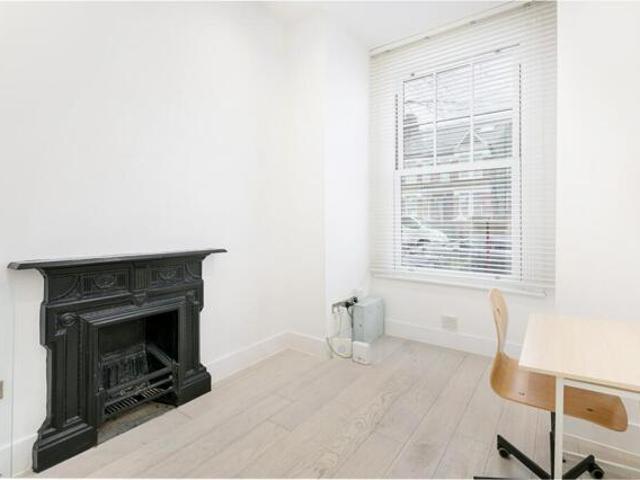 Apartment for sale in West Norwood, Greater London