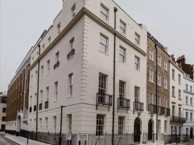 Apartment for sale in Mayfair, Greater London
