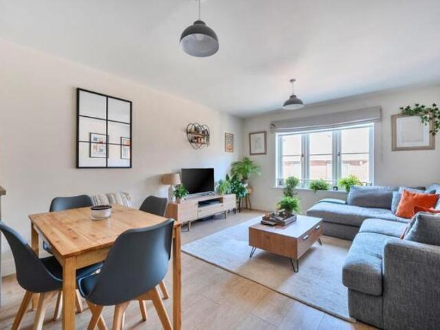 Apartment for sale in Littlecote, West Sussex