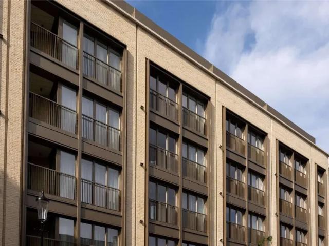 Apartment for sale in North Kensington, Greater London