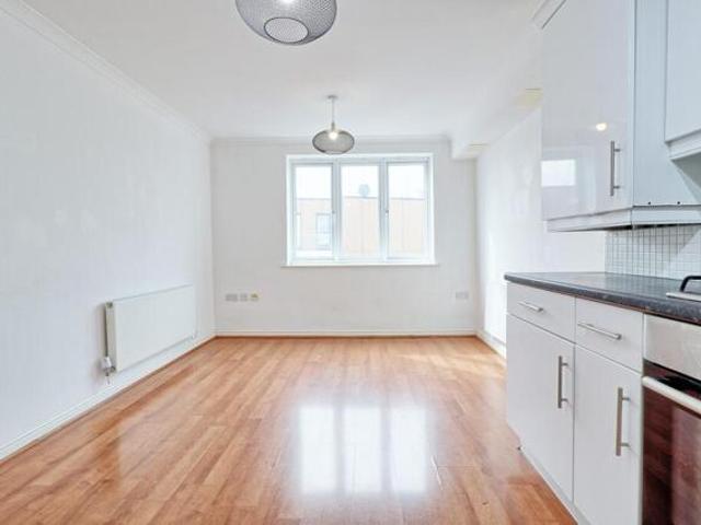 Apartment for sale in Romford, Havering