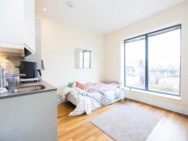 Apartment for sale in Slough, Cippenham