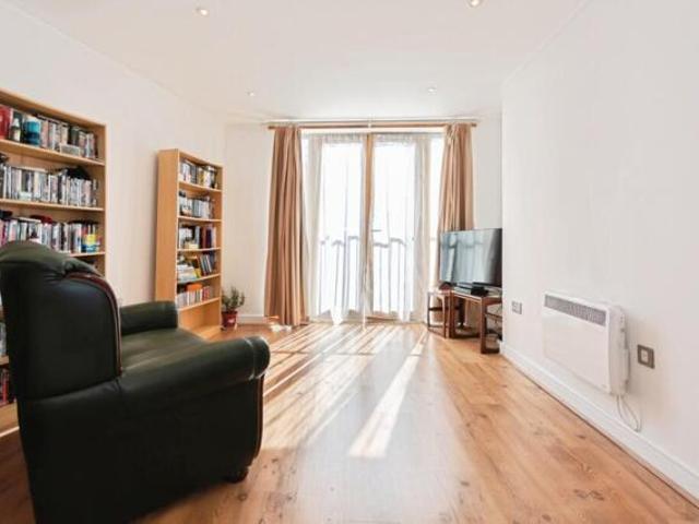 Apartment for sale in Dickens Heath, West Midlands