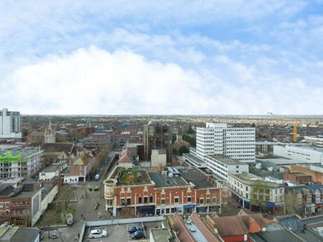 Apartment for sale in Greater London