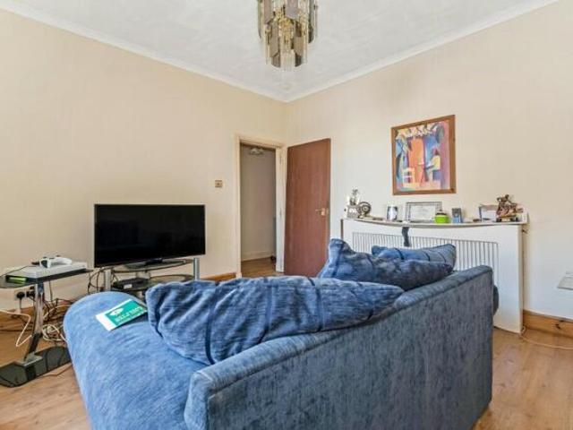 Apartment for sale in Wishaw, Pather