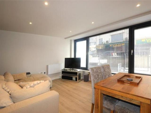 Apartment for sale in Horsell, Woking