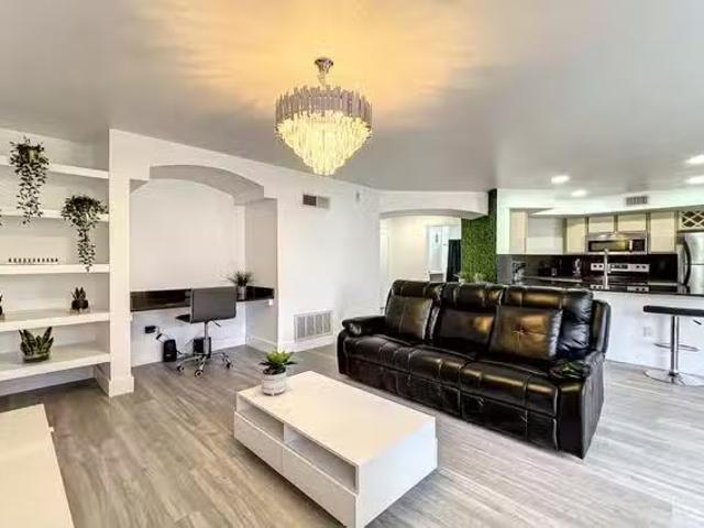 Apartment for rent in Central Falls, Florida