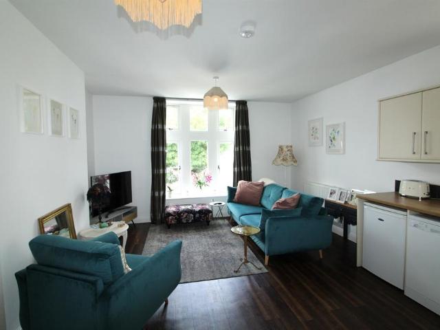 Apartment for rent in Oakwood, West Yorkshire
