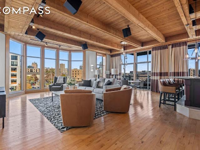 Apartment for sale in Milwaukee, Wisconsin