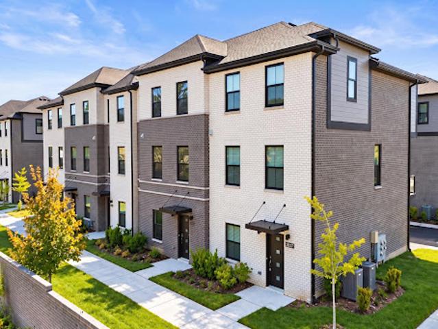 Apartment for sale in Troy, Oakland County