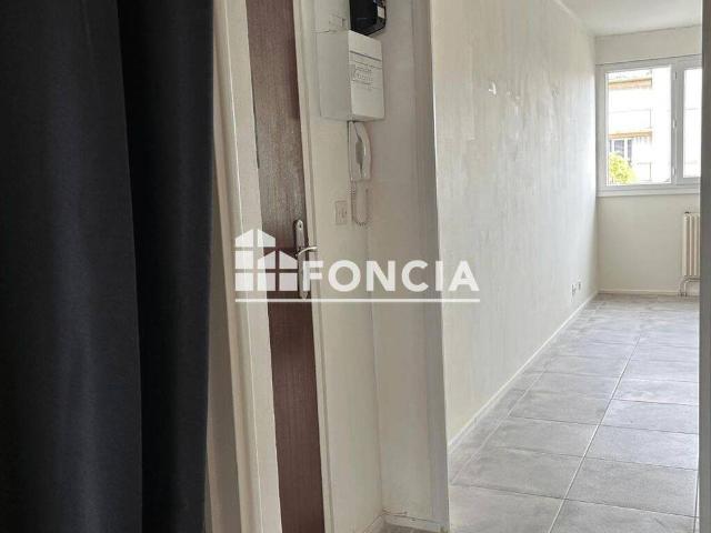 Studio location à ZA Clair Ruisseau, Poilly-lez-Gien