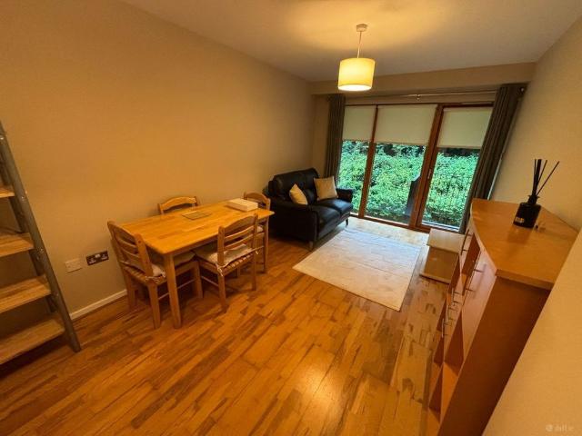 Apartment to rent in Bluebell, North Tipperary