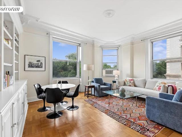 Apartment for sale in Arverne, New York