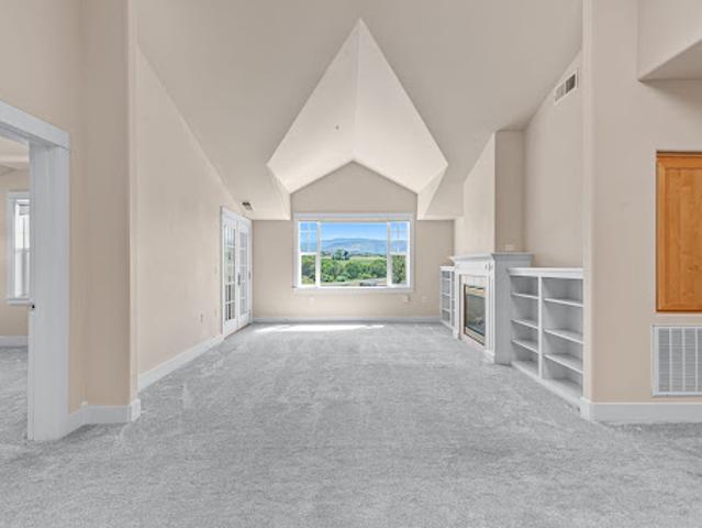 Apartment for sale in Ashland Apartment for sale in Ashland