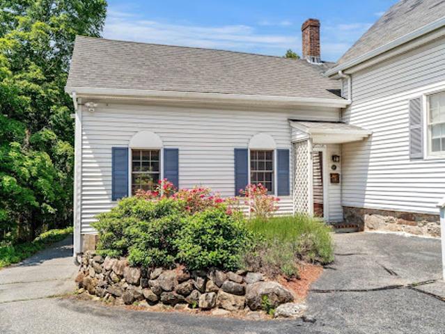 Apartment for sale in Andover, Massachusetts