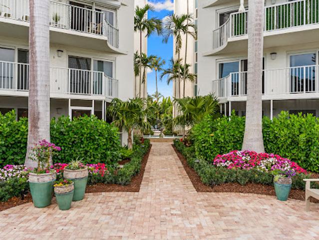 Apartment for sale in Naples, Florida