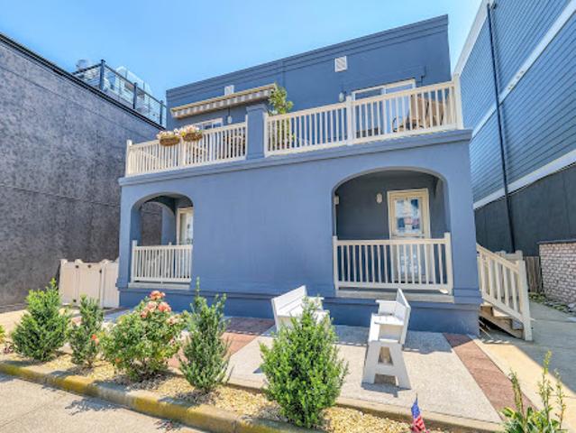 Apartment for sale in Margate City Apartment for sale in Margate City