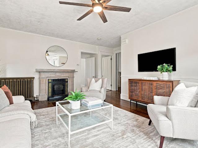 Apartment for sale in Newton, Middlesex County