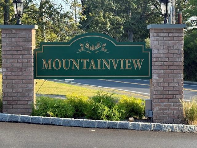 Apartment for sale in Valley Cottage, New York