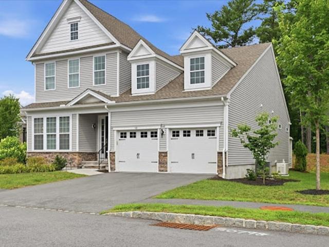 Apartment for sale in Millis, Massachusetts