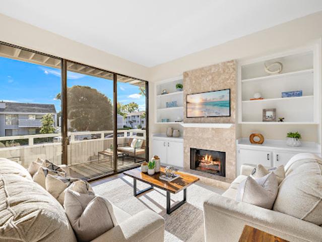 Apartment for sale in Corona Del Mar, California
