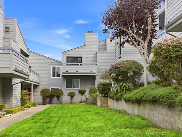 Apartment for sale in California