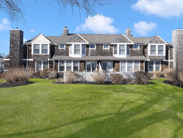 Apartment for sale in Narragansett, Rhode Island