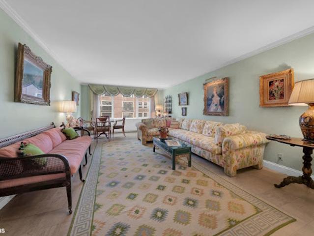 Apartment for sale in Arverne, New York